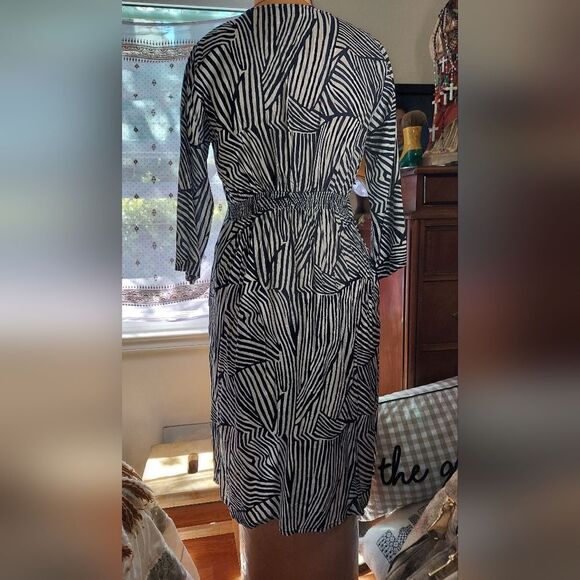 NWT MASAI Crepe Dress Navy & White Zebra Stripes Size XS - Picture 8 of 14